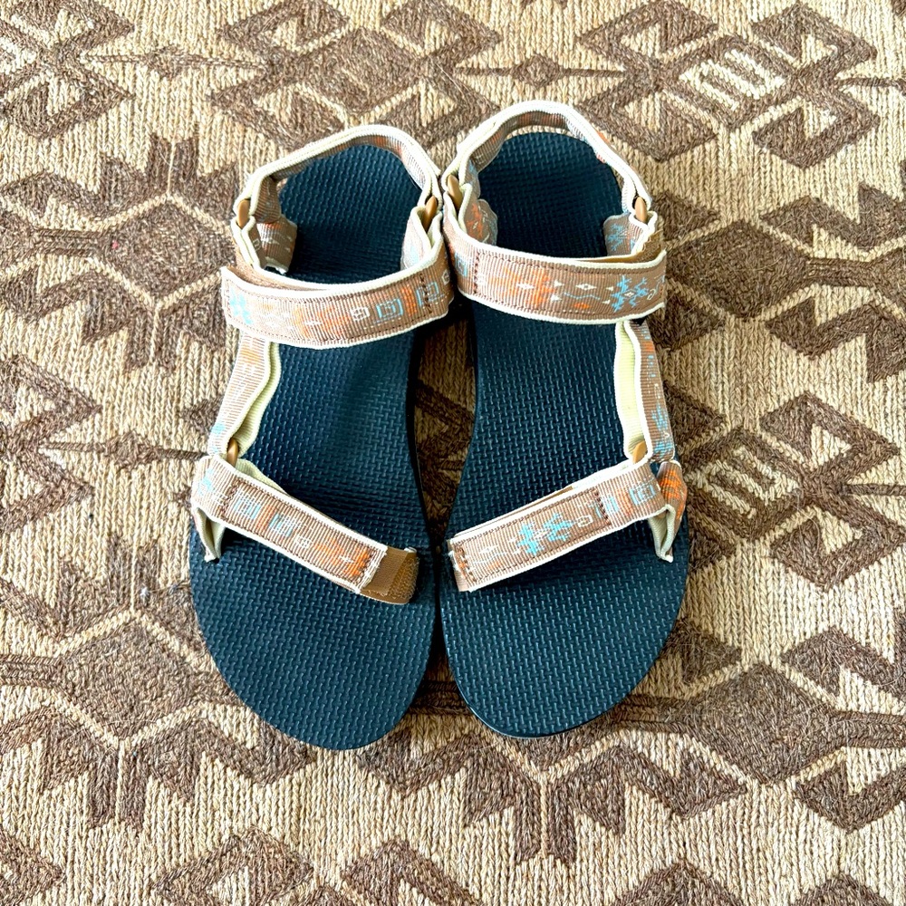 TEVA pattern sandals 9 women’s